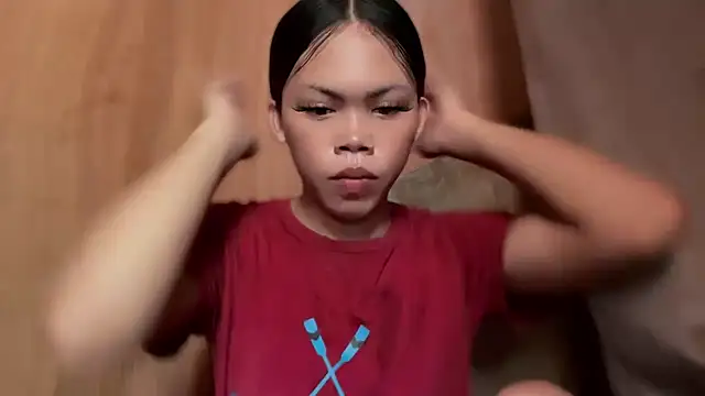 ella foxtrot online show from 11-19-25, 03:17