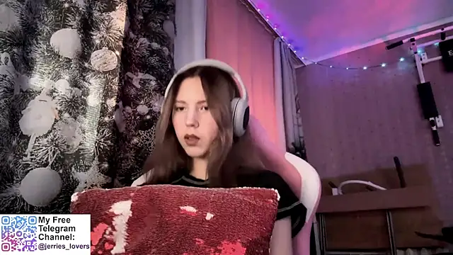 Jerrieberry online show from 10-04-25, 01:09