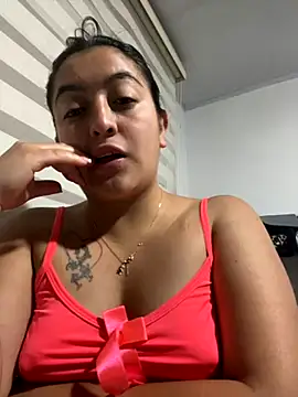itsgianna online show from 10-22-25, 02:12