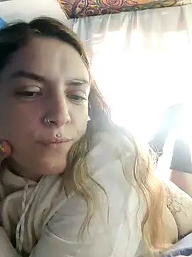 Almitaa02 online show from 11-21-25, 08:18