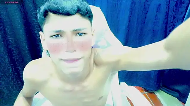 Im david02 online show from 11-02-25, 09:39