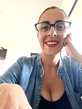 Snapshot of Jade_1-9 chatting on 11-17-25, 06:14 Jade 1-9 online show from 11-17-25, 06:14