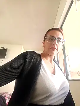 Snapshot of Jade_1-9 chatting on 11-28-25, 02:31 Jade 1-9 online show from 11-28-25, 02:31