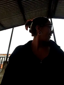 Snapshot of Jade_1-9 chatting on 01-06-26, 04:32 Jade 1-9 online show from 01-06-26, 04:32