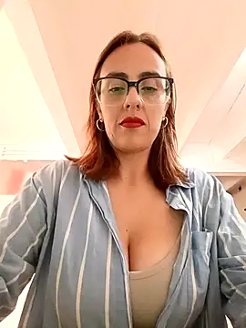 Snapshot of Jade_1-9 chatting on 02-05-26, 05:39 Jade 1-9 online show from 02-05-26, 05:39