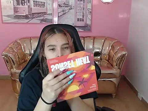 mia foster t online show from 10-12-25, 12:37