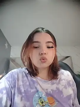 mia foster t online show from 03-18-26, 01:47