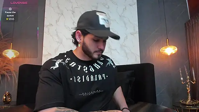 ElianKeiser online show from 11-21-25, 01:10