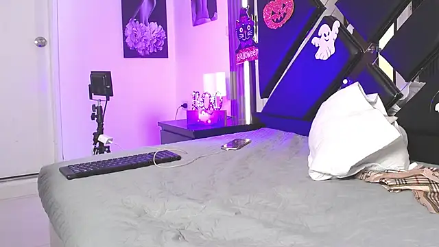 Charlotte ebony  online show from 10-21-25, 02:51