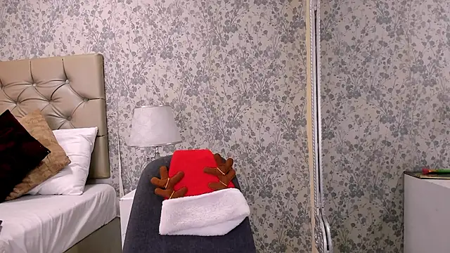 Snapshot of Clohe_Bell chatting on 01-08-26, 01:24 Clohe Bell online show from 01-08-26, 01:24