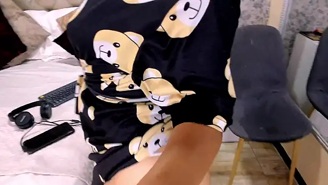 Snapshot of Clohe_Bell chatting on 01-09-26, 01:30 Clohe Bell online show from 01-09-26, 01:30