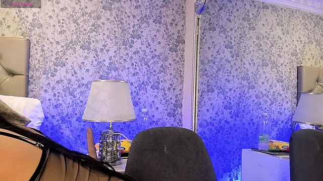 Snapshot of Clohe_Bell chatting on 01-12-26, 01:27 Clohe Bell online show from 01-12-26, 01:27