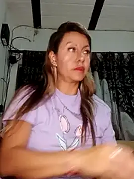 Snapshot of GisellTorres36 chatting on 04-18-26, 04:16 GisellTorres36 online show from 04-18-26, 04:16