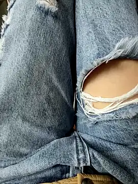 Lili 2love online show from 11-05-25, 01:05