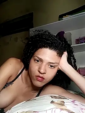 Snapshot of Larissinhamm chatting on 10-11-25, 05:17 Larissinhamm online show from 10-11-25, 05:17