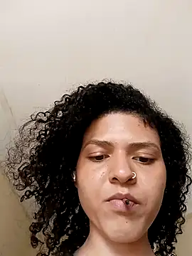 Snapshot of Larissinhamm chatting on 10-12-25, 04:17 Larissinhamm online show from 10-12-25, 04:17