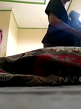 Snapshot of Larissinhamm chatting on 10-18-25, 09:54 Larissinhamm online show from 10-18-25, 09:54