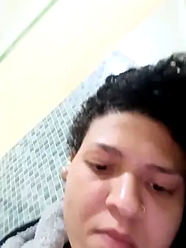 Snapshot of Larissinhamm chatting on 10-23-25, 02:33 Larissinhamm online show from 10-23-25, 02:33