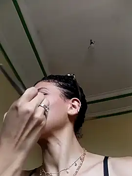 Snapshot of Larissinhamm chatting on 11-04-25, 05:34 Larissinhamm online show from 11-04-25, 05:34