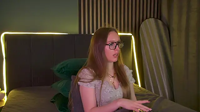 KathyStewart online show from 11-08-25, 03:23