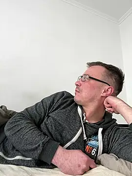 viktor1992-1-1 online show from 03-07-26, 10:34