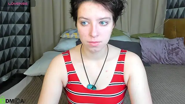 Sara Frayer online show from 11-11-25, 01:16