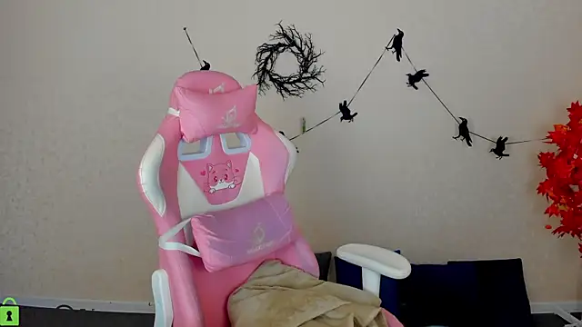 L1na Reeds online show from 11-10-25, 01:04