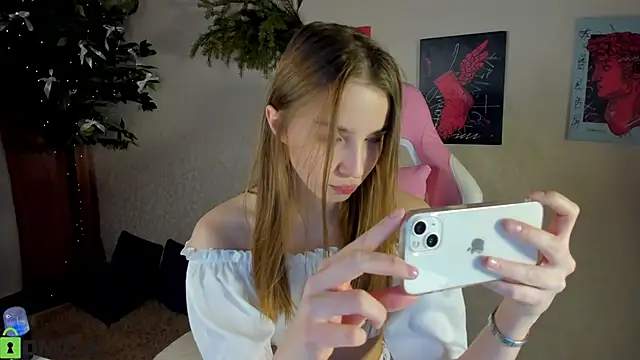 L1na Reeds online show from 12-22-25, 12:40