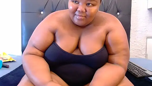 LadyBear2002 online show from 03-11-26, 12:11