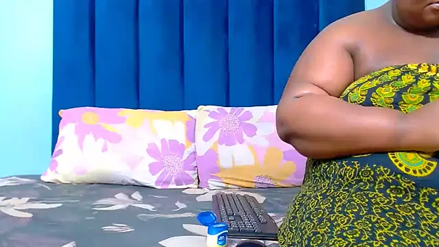 LadyBear2002 online show from 07-28-26, 06:53