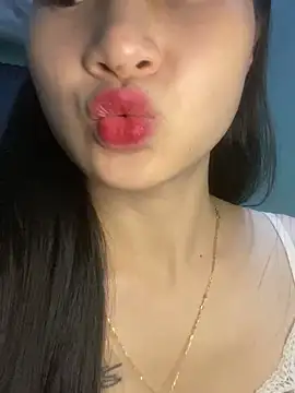Snapshot of banlinh004 chatting on 05-16-26, 03:22 banlinh004 online show from 05-16-26, 03:22