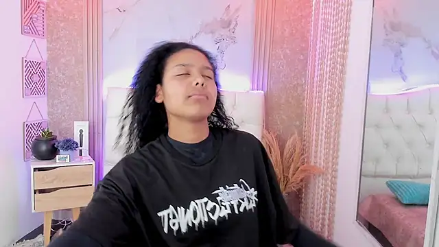 AriaVega online show from 02-11-26, 12:54