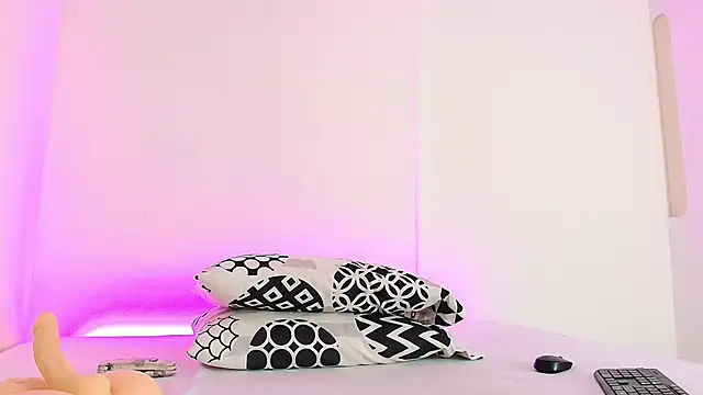 Carolina Blaire online show from 06-12-26, 12:48