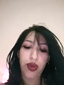 Snapshot of annyrusso chatting on 11-27-25, 04:42 annyrusso online show from 11-27-25, 04:42