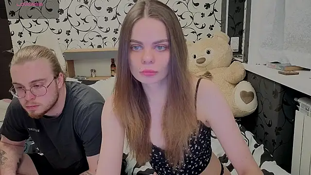 Snapshot of xAlisontiny chatting on 04-10-26, 07:51 xAlisontiny online show from 04-10-26, 07:51