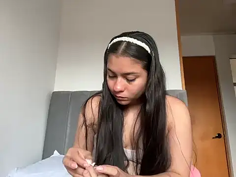 Snapshot of camilita1820 chatting on 10-21-25, 08:31 camilita1820 online show from 10-21-25, 08:31