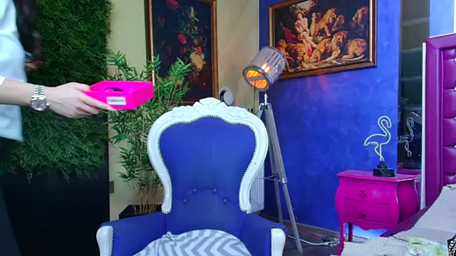 nicolepalmer online show from 11-29-25, 10:51