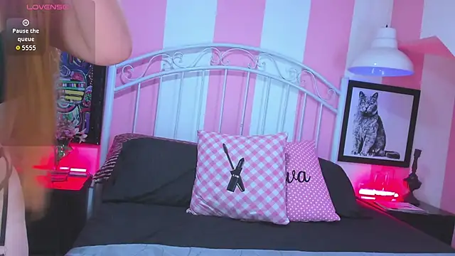 Snapshot of CameronRey_ chatting on 10-07-25, 04:20 CameronRey online show from 10-07-25, 04:20