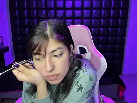 Violetta Swett  online show from 12-05-25, 01:20