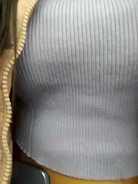 Lesli 14 online show from 11-17-25, 09:20