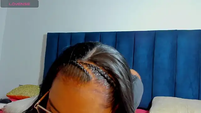 Ahilyn online show from 11-22-25, 06:51