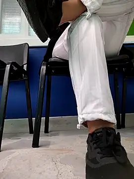 shannon kinne  online show from 11-14-25, 02:05