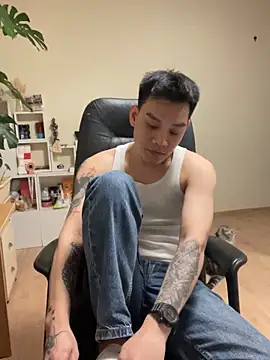 latava online show from 10-25-25, 04:02