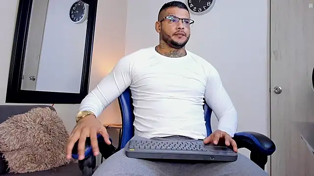 MICHELL ARTHUS  online show from 10-12-25, 02:43