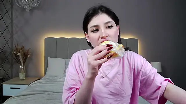 DianaMello online show from 11-15-25, 04:21