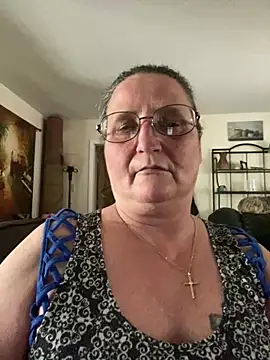 HurtfulExplorer67 online show from 05-16-26, 06:28