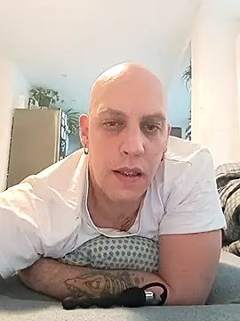 Snapshot of Kobradera1984 chatting on 12-01-25, 08:52 Kobradera1984 online show from 12-01-25, 08:52