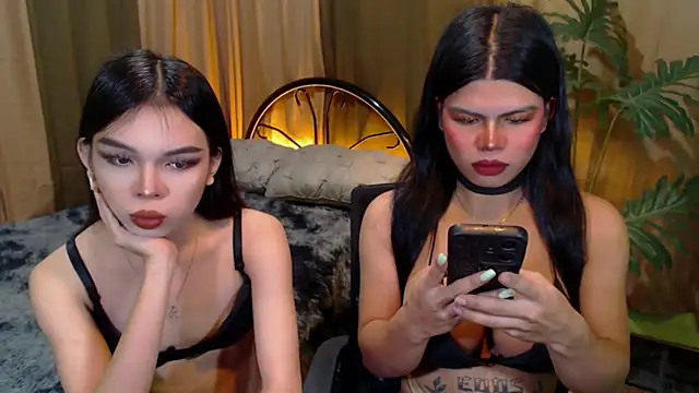 TWINKTRANSSHANEL online show from 10-18-25, 10:16