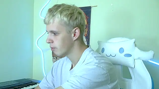 Snapshot of _Timmy_Boy_ chatting on 10-05-25, 11:08  Timmy Boy  online show from 10-05-25, 11:08