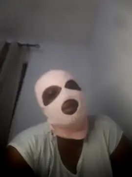 Snapshot of maskedqueenie chatting on 10-06-25, 01:03 maskedqueenie online show from 10-06-25, 01:03